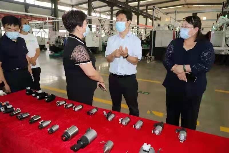 日骚穴安阳市市长高永一行莅临我公司参观调研